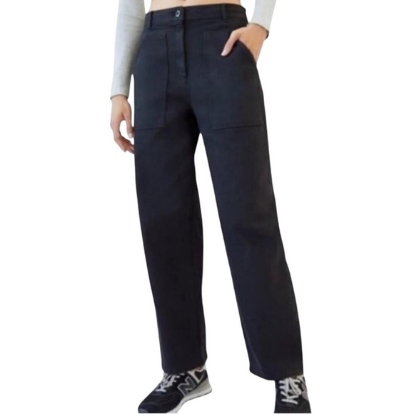 Aritzia Wilfred Free Black Ultra High Rise
Modern Cargo Jeans Size 2 - Picture 1 of 12